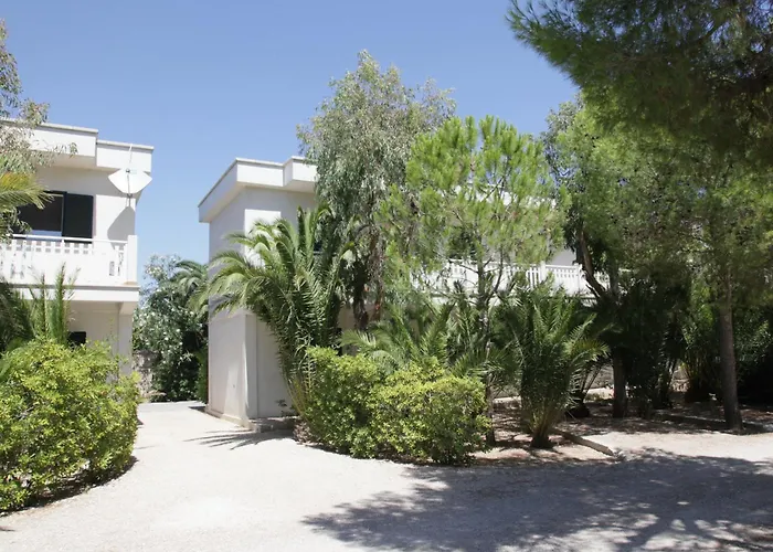 Hotel Dei Bizantini & Villaggio Campo Dei Messapi